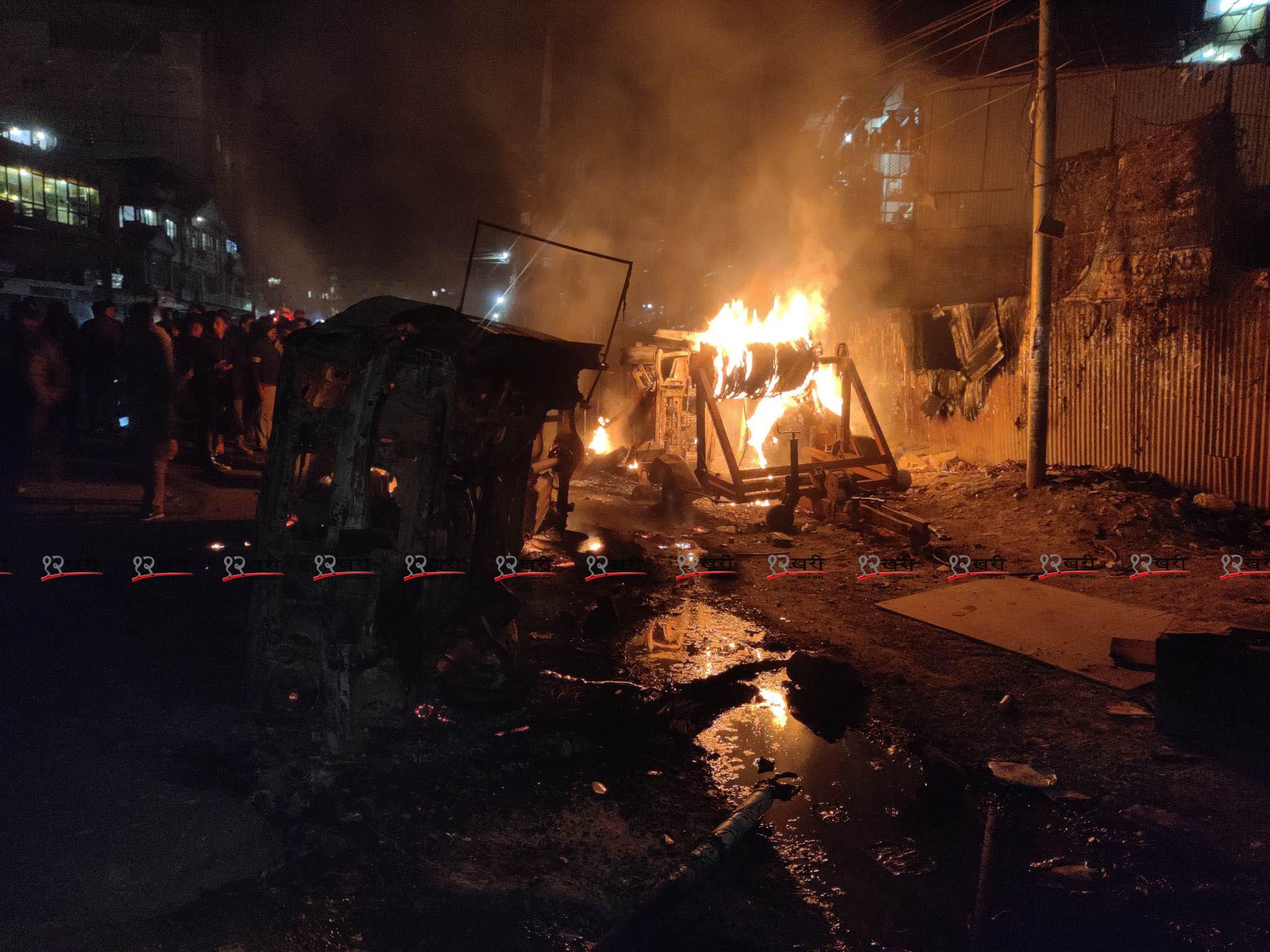 Bus Jhadap  (1)11676293670.jpg